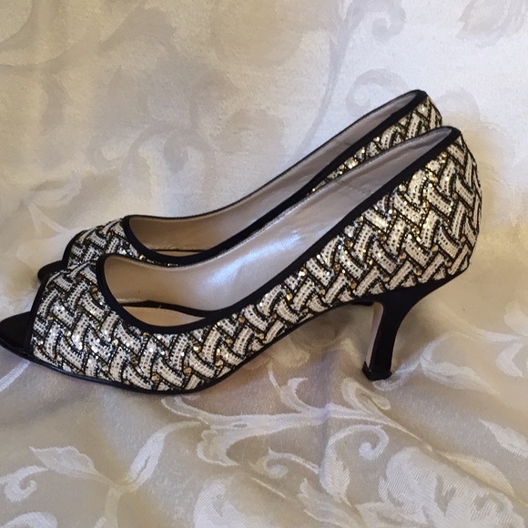 Caparros Open Toe 2.5 Inch Shoes - Picture 4 of 6